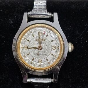 Vintage 50's Ladies Roamer Brevete 17 Jewel Swiss Incsbloc Manaul Wristwatch